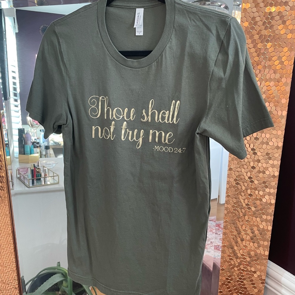 Graphic tee